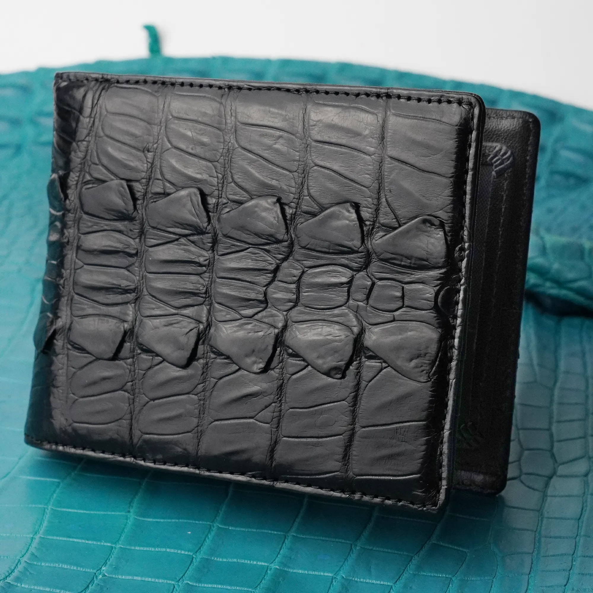 Black Alligator Tail Leather Bifold Wallet For Men RFID Blocking | VINAM-99