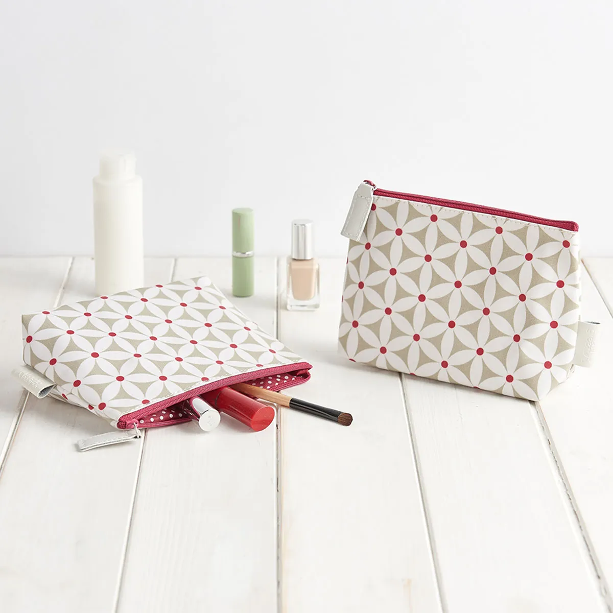 'Starflower' Makeup Bag - Sage